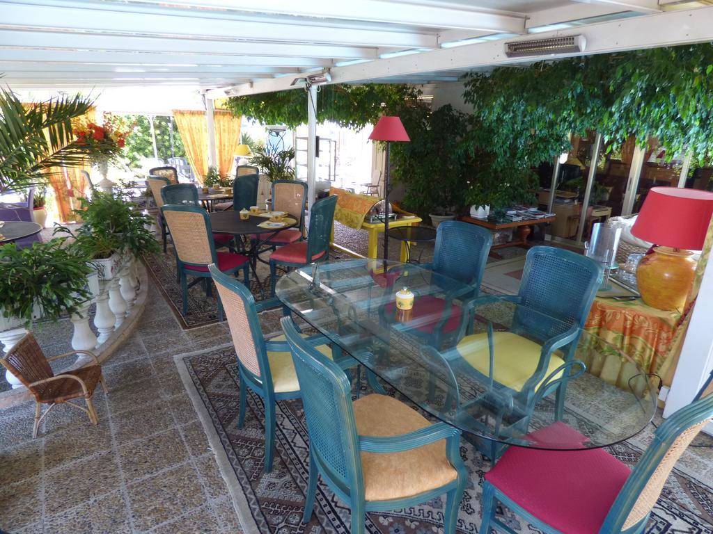 Hotel L'Olivier - Piscine & Parking Канны Экстерьер фото